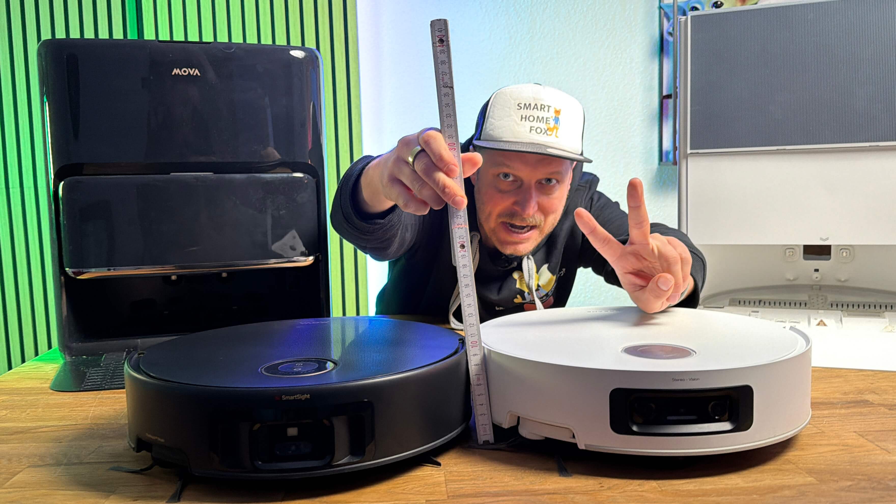 Die Bauhöhe des Dreame Aqua10 Roller und des MOVA Z60 Roller wird verglichen.